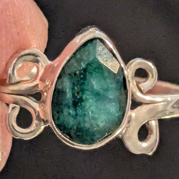 Solid 925 Sterling Silver Ring With A Genuine Natural Emerald Size 8.5 - Picture 6 of 7